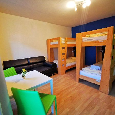 Downtown Hostel אינטרלאקן מראה חיצוני תמונה