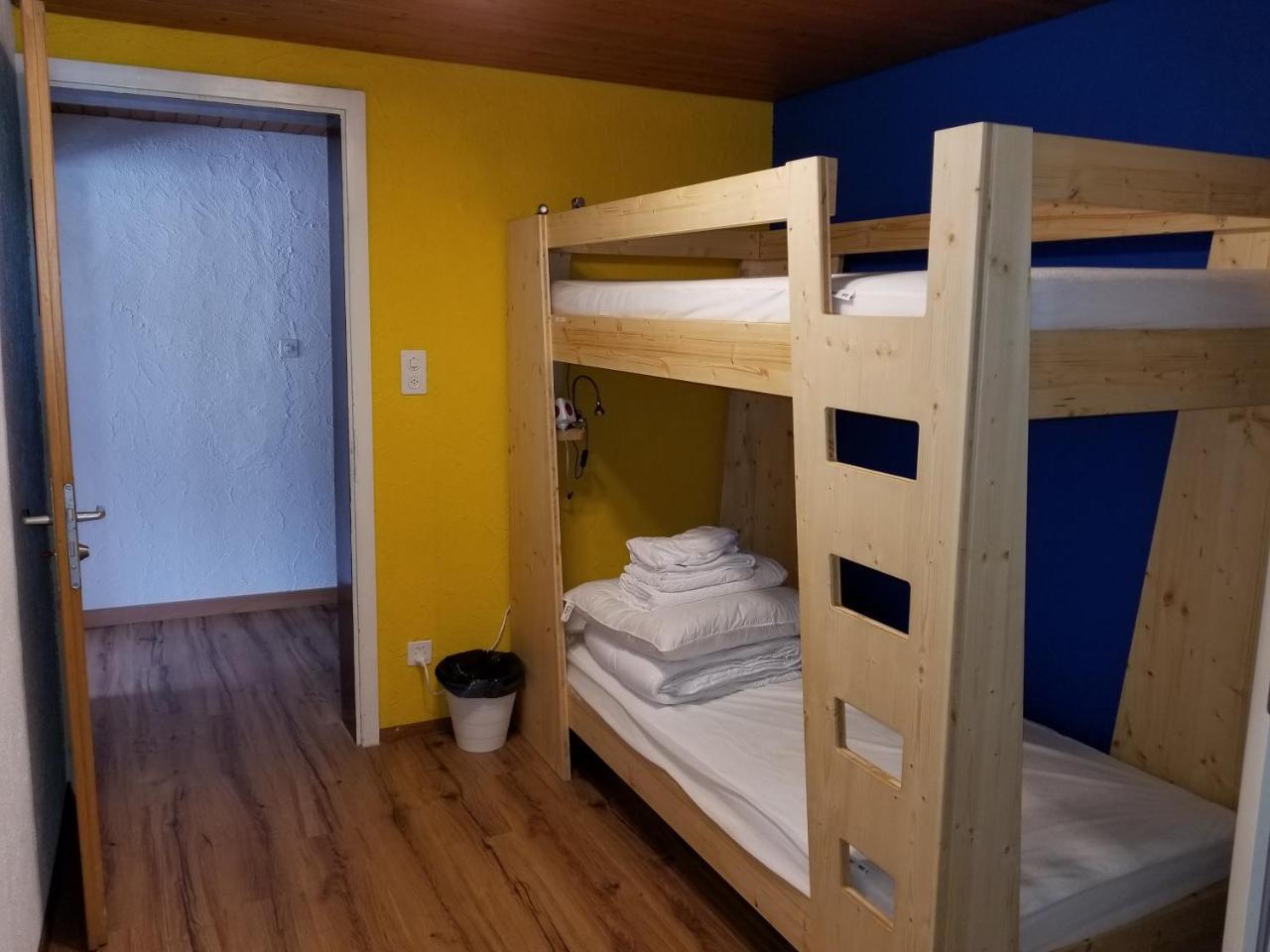 Downtown Hostel אינטרלאקן מראה חיצוני תמונה