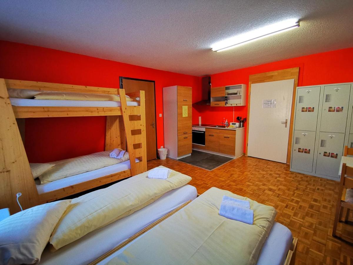 Downtown Hostel אינטרלאקן מראה חיצוני תמונה