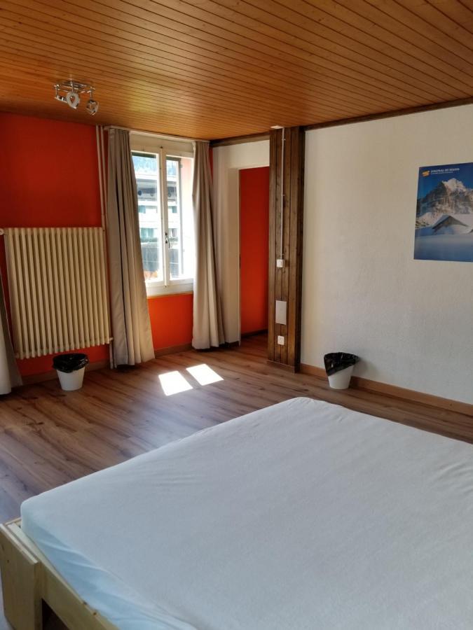 Downtown Hostel אינטרלאקן מראה חיצוני תמונה