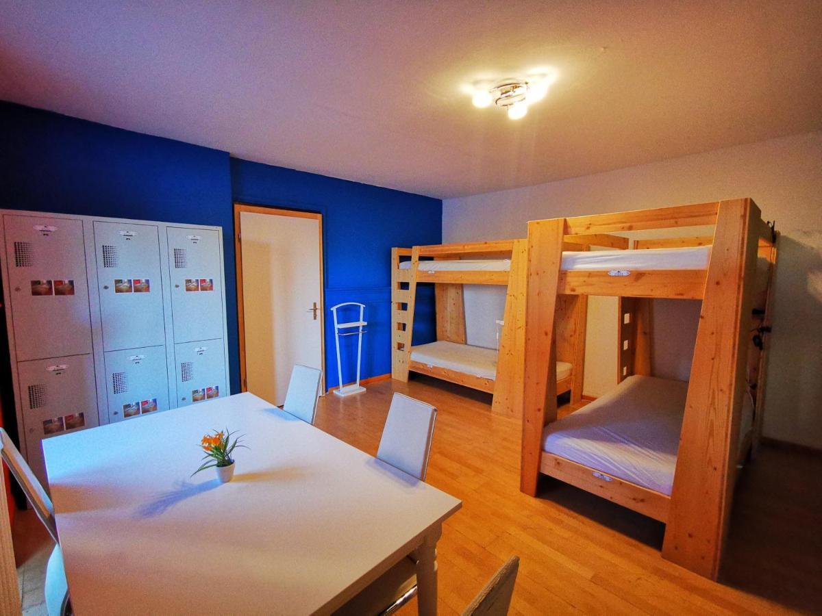 Downtown Hostel אינטרלאקן מראה חיצוני תמונה