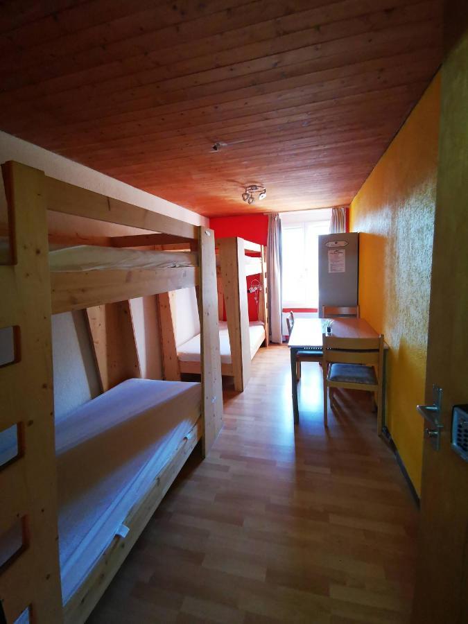 Downtown Hostel אינטרלאקן מראה חיצוני תמונה