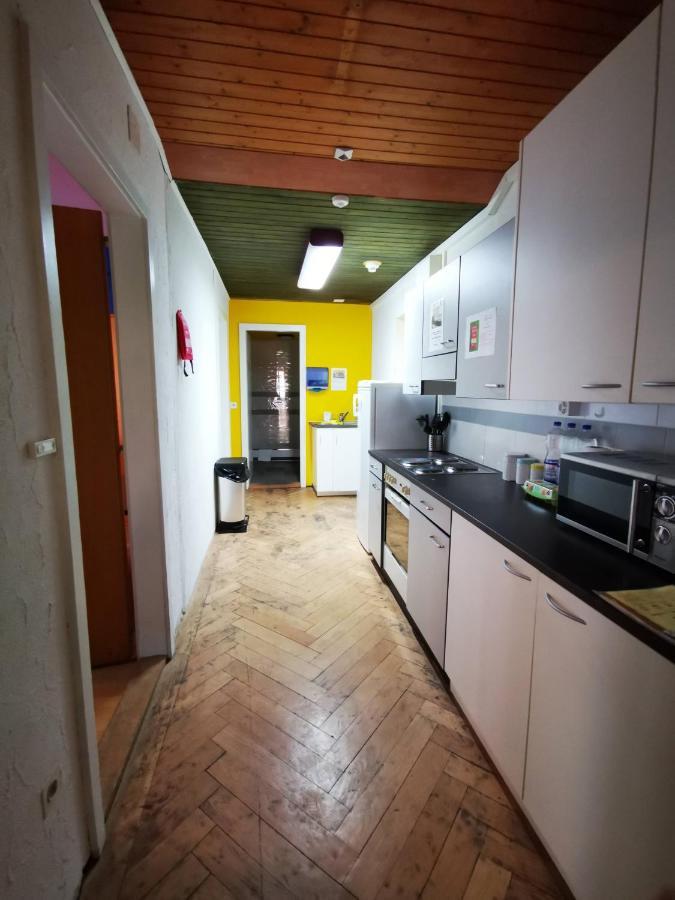 Downtown Hostel אינטרלאקן מראה חיצוני תמונה
